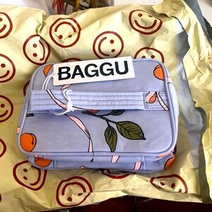 NWT BAGGU Large Cosmetic Case Apricots and Ribbons
